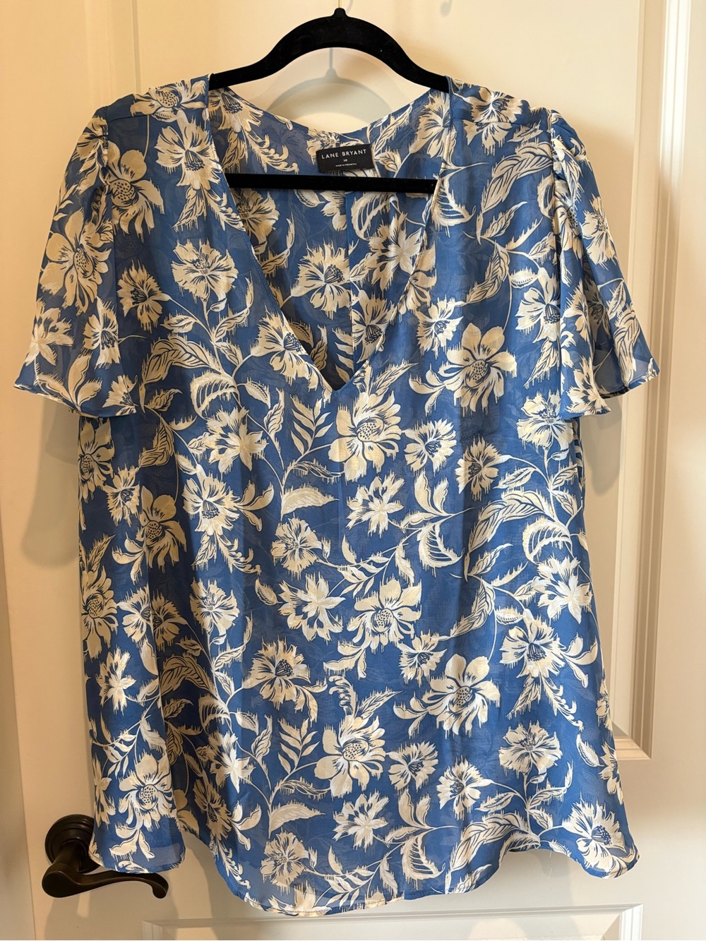 Lane Bryant Blue and White Floral V-Neck Flutter Sleeve Top